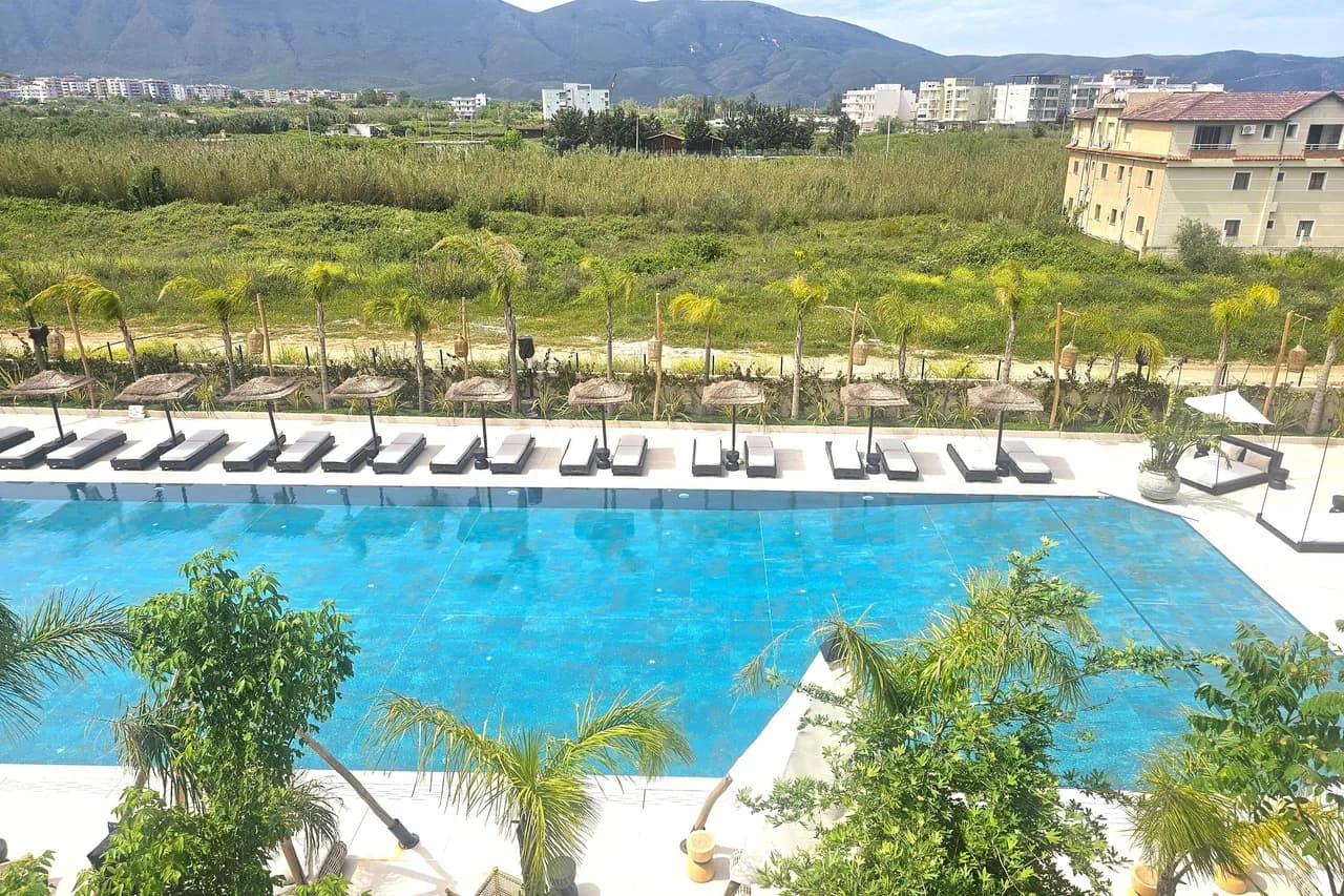 Pool Side Apartment photo 3