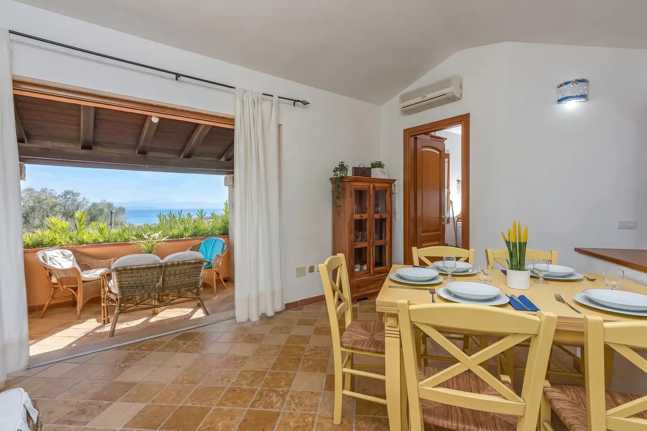 Beachfront Villa in Golfo Aranci photo 2