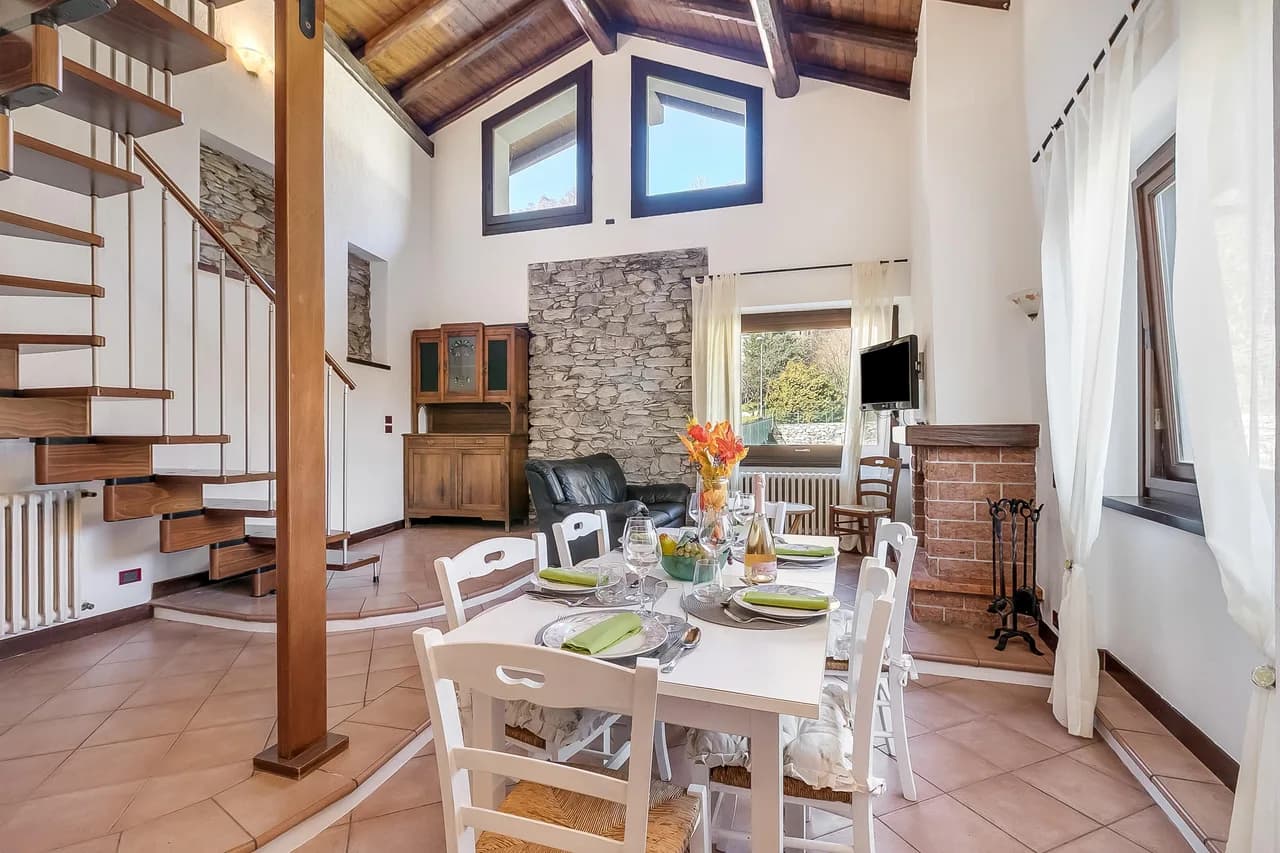 Balcony Apartment in Nebbiuno, Piedmont, Italy photo 3