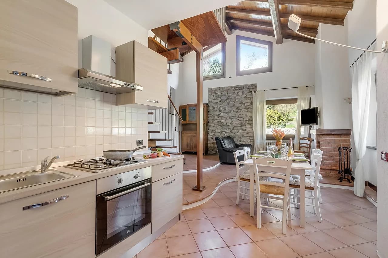 Balcony Apartment in Nebbiuno, Piedmont, Italy photo 4