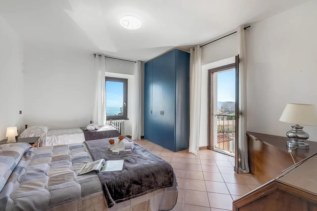 Balcony Apartment in Nebbiuno, Piedmont, Italy photo 5