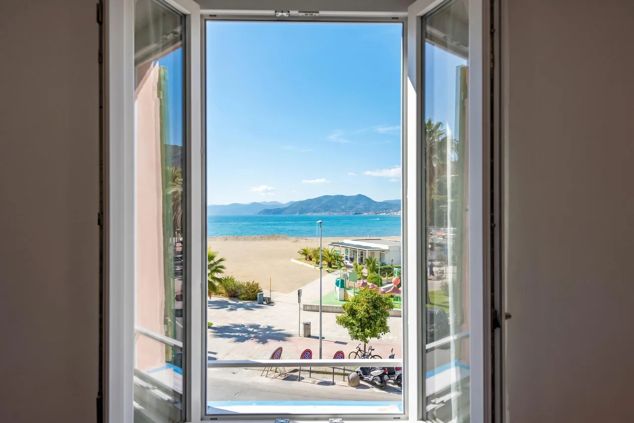 Da Lino Beachfront Apartment for 4 photo 3
