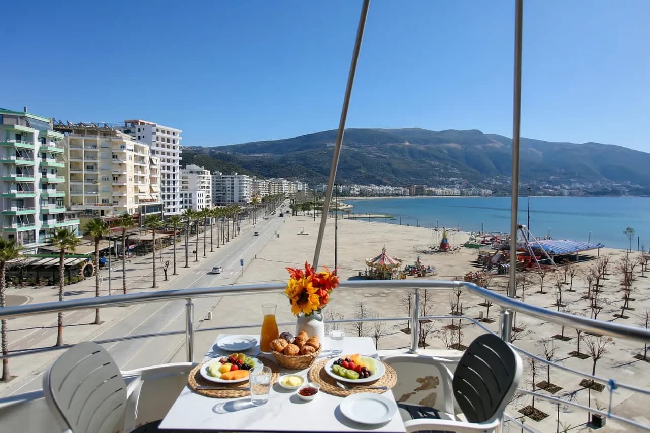 Holiday Apartment Central & Sea View
