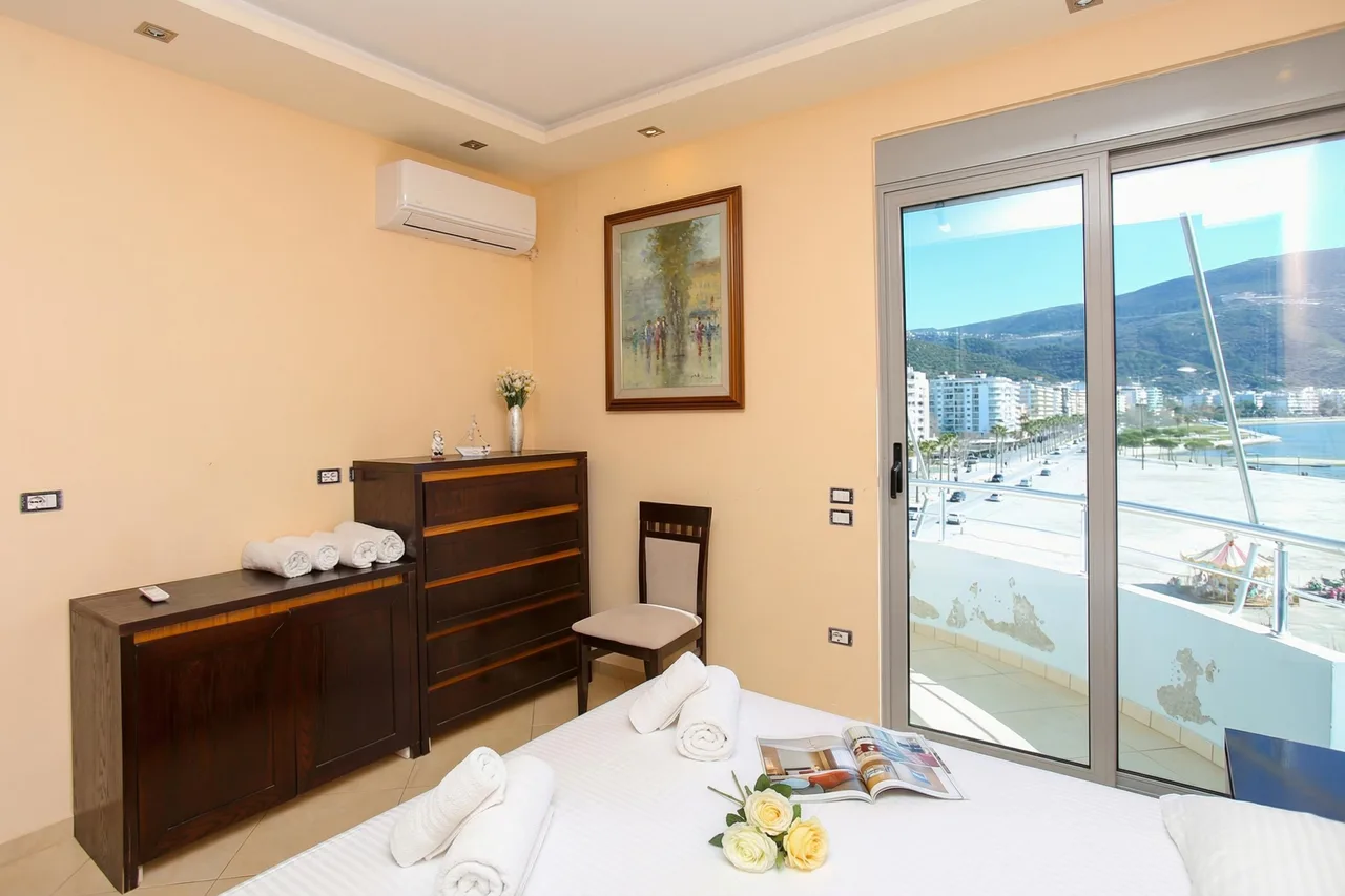 Holiday Apartment Central & Sea View photo 5