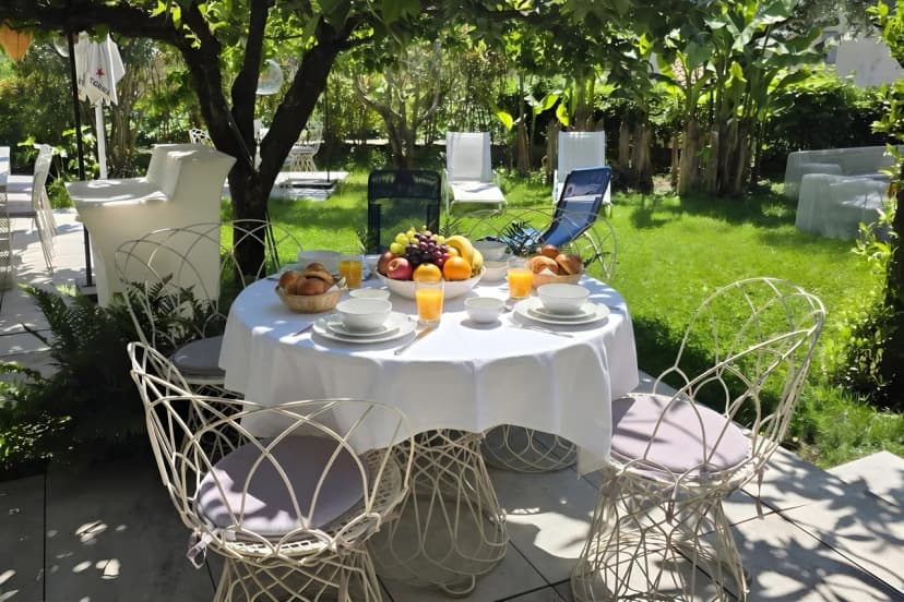 Historic Palazzo Gritti - Lugano Lakefront stay - Camelia