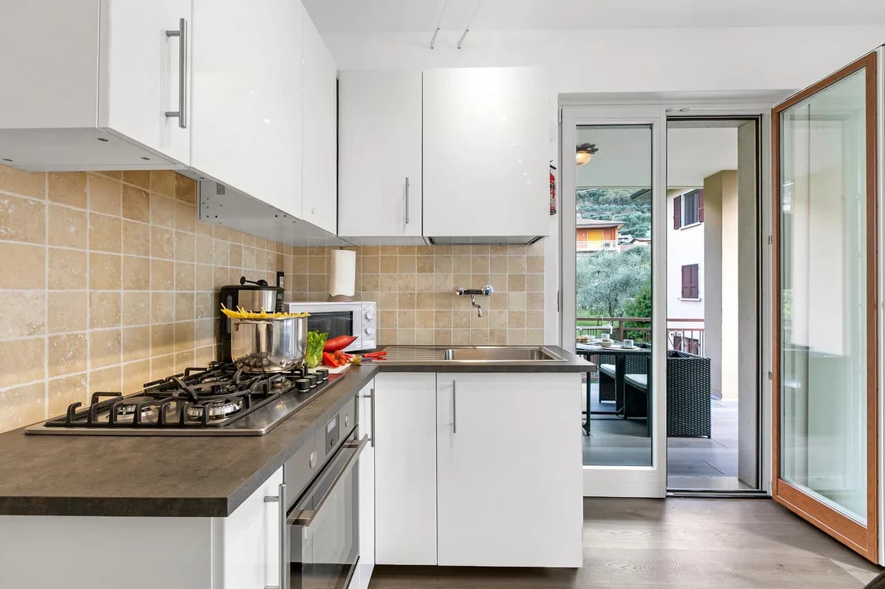 Lake and Mountain View Apartment in Malcesine photo 4
