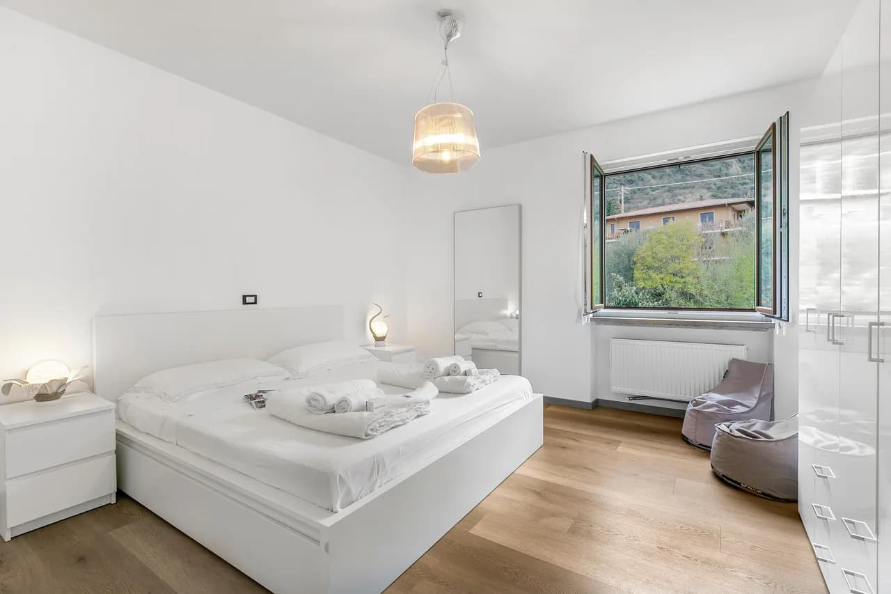 Lake and Mountain View Apartment in Malcesine photo 5