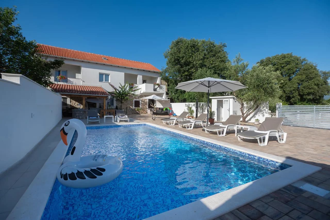 Private Pool Vacation Home in Pridraga photo 2