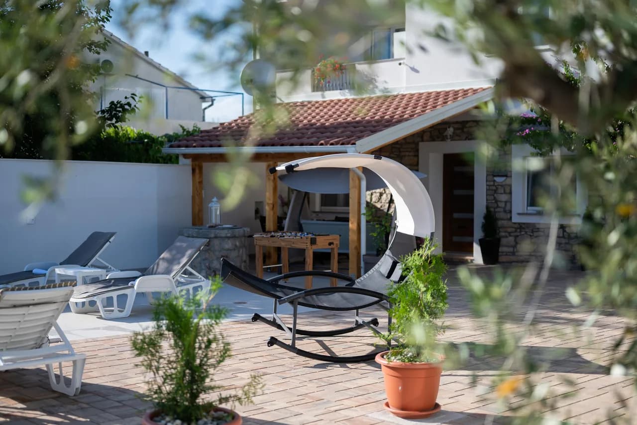 Private Pool Vacation Home in Pridraga photo 3