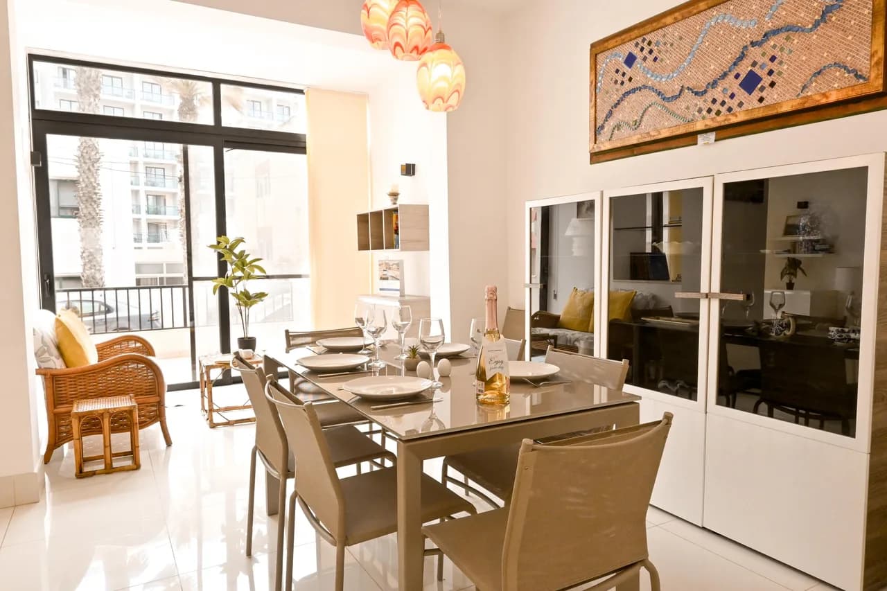 Modern & Terrace by the beach, 3brd in Qawra photo 2