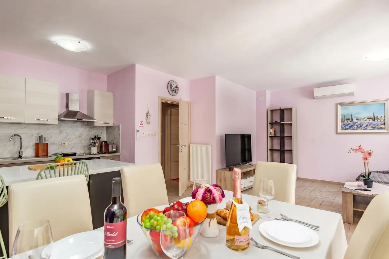 Seaside Pool Apartment in Kostrena photo 4
