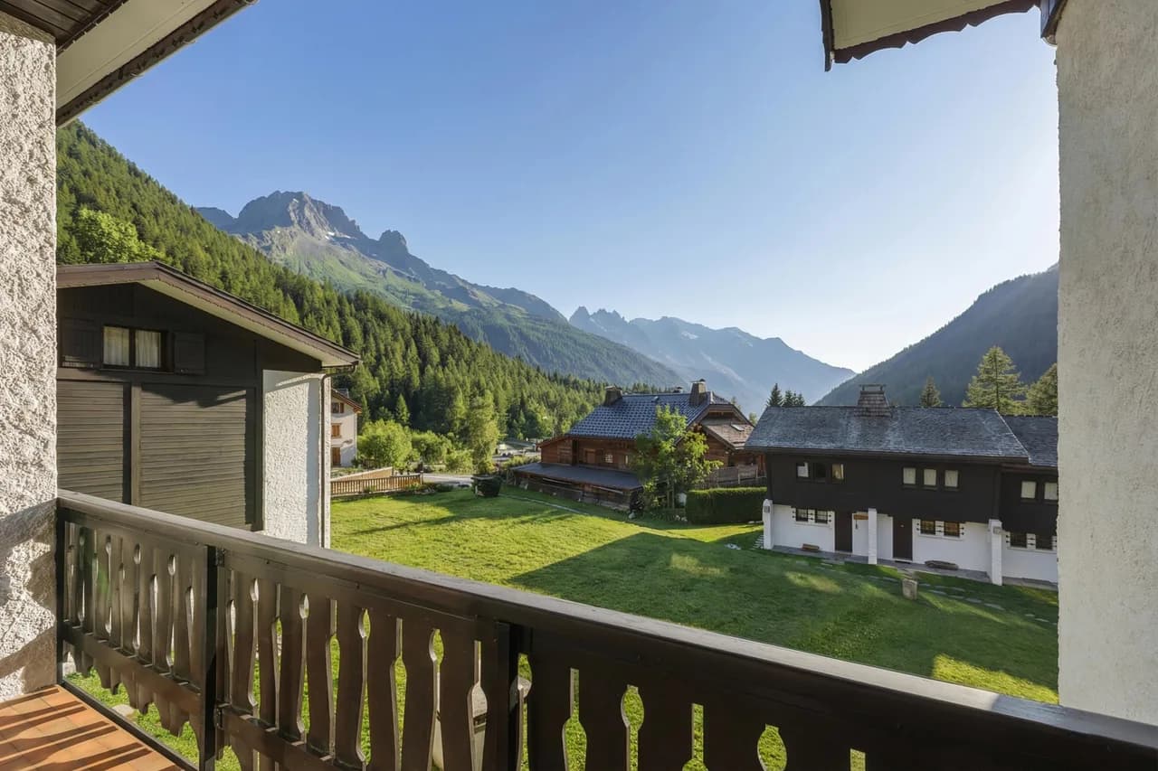 La Maison De Montroc Family-Holidays w/4BR,  Sleeps 8 photo 2