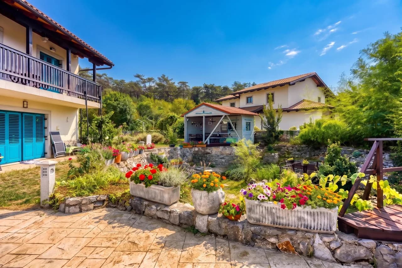 Villa Salamander Suite - Garden & EV charger photo 2