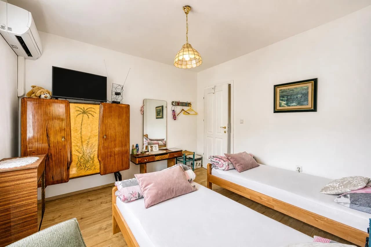 Villa Salamander Suite - Garden & EV charger photo 5