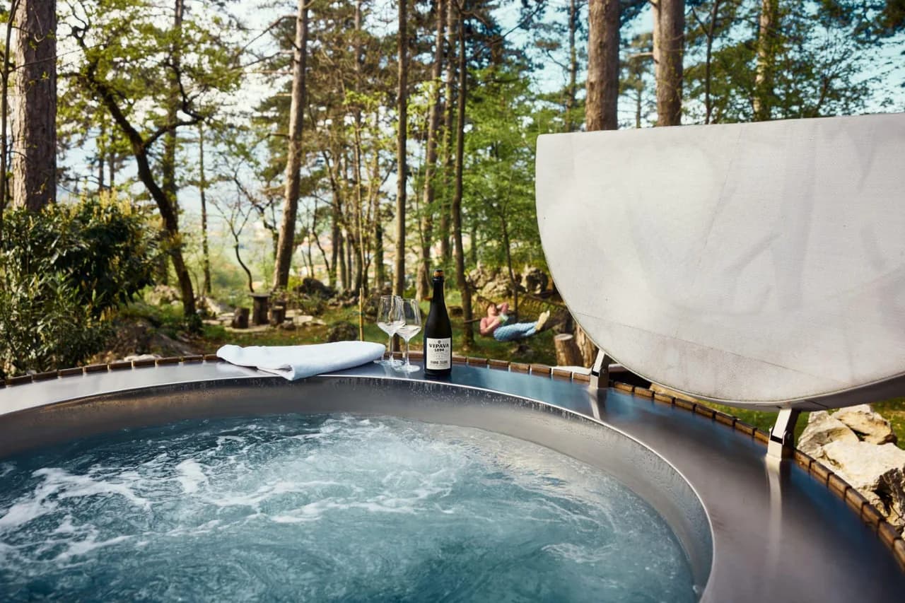 Secluded Mobile Home with Hot Tub in Vipava photo 2