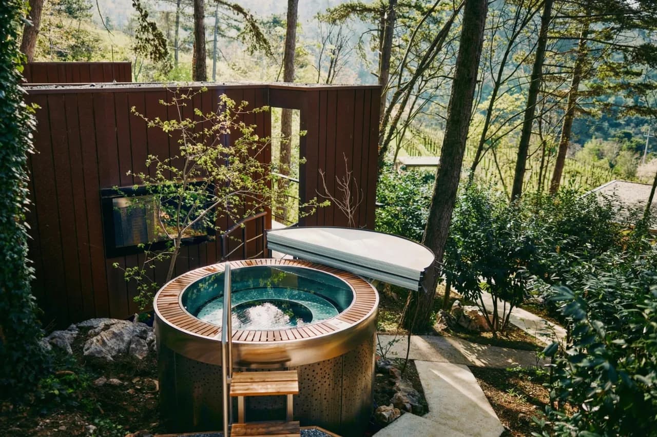 Scenic Mobile-Home with Hot Tub in Vipava photo 2