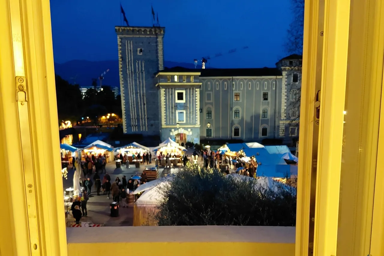 Lakefront Luxury Apartment in Riva del Garda photo 2