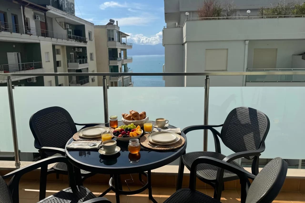 Lunara Apartment