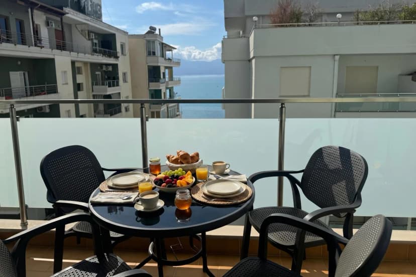 Lunara Apartment