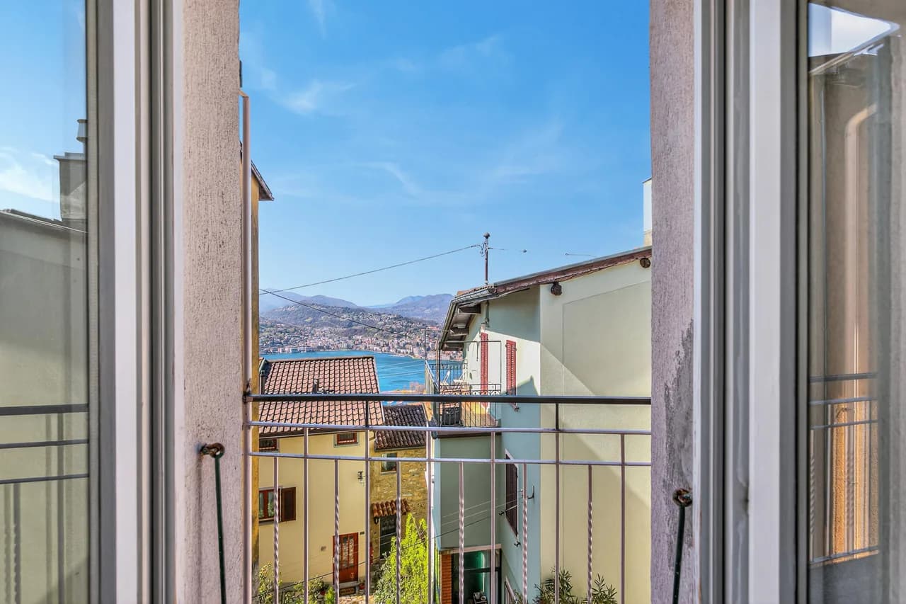 Charming Lake View Apartment in Ticino photo 2