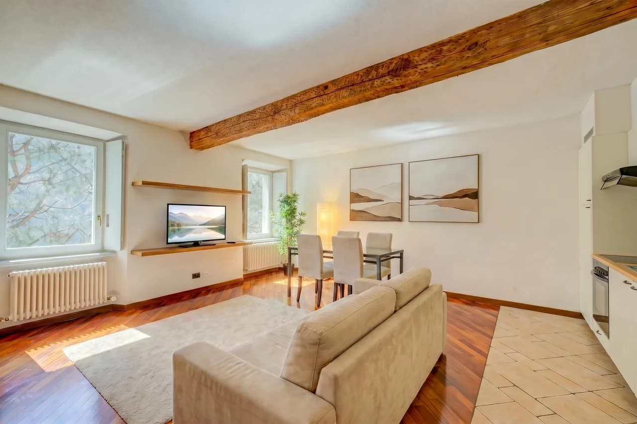 Charming Lakeside Apartment in Ticino photo 2