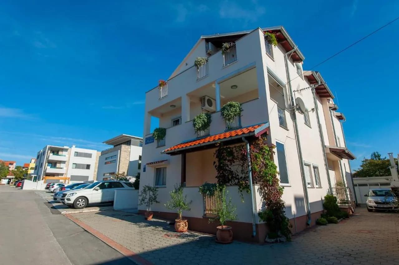 Lakeview Pool Apartment in Zadar photo 2