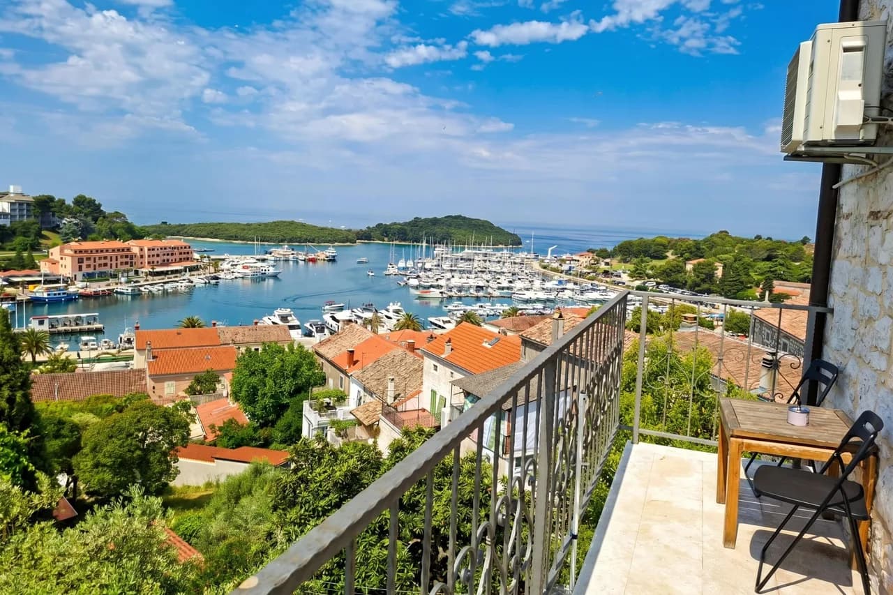 Sea View Balcony Apartment in Vrsar