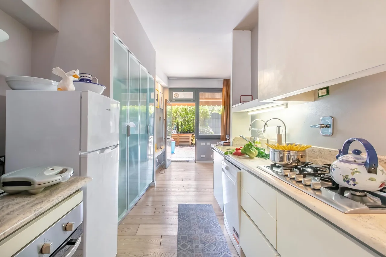 Charming Apartment with Private Garden in Torre del Lago photo 4
