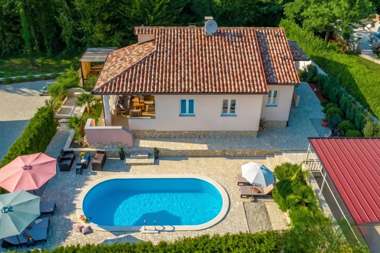 Secluded Pool Vacation Home in Sveti Bartul, Istria photo 2
