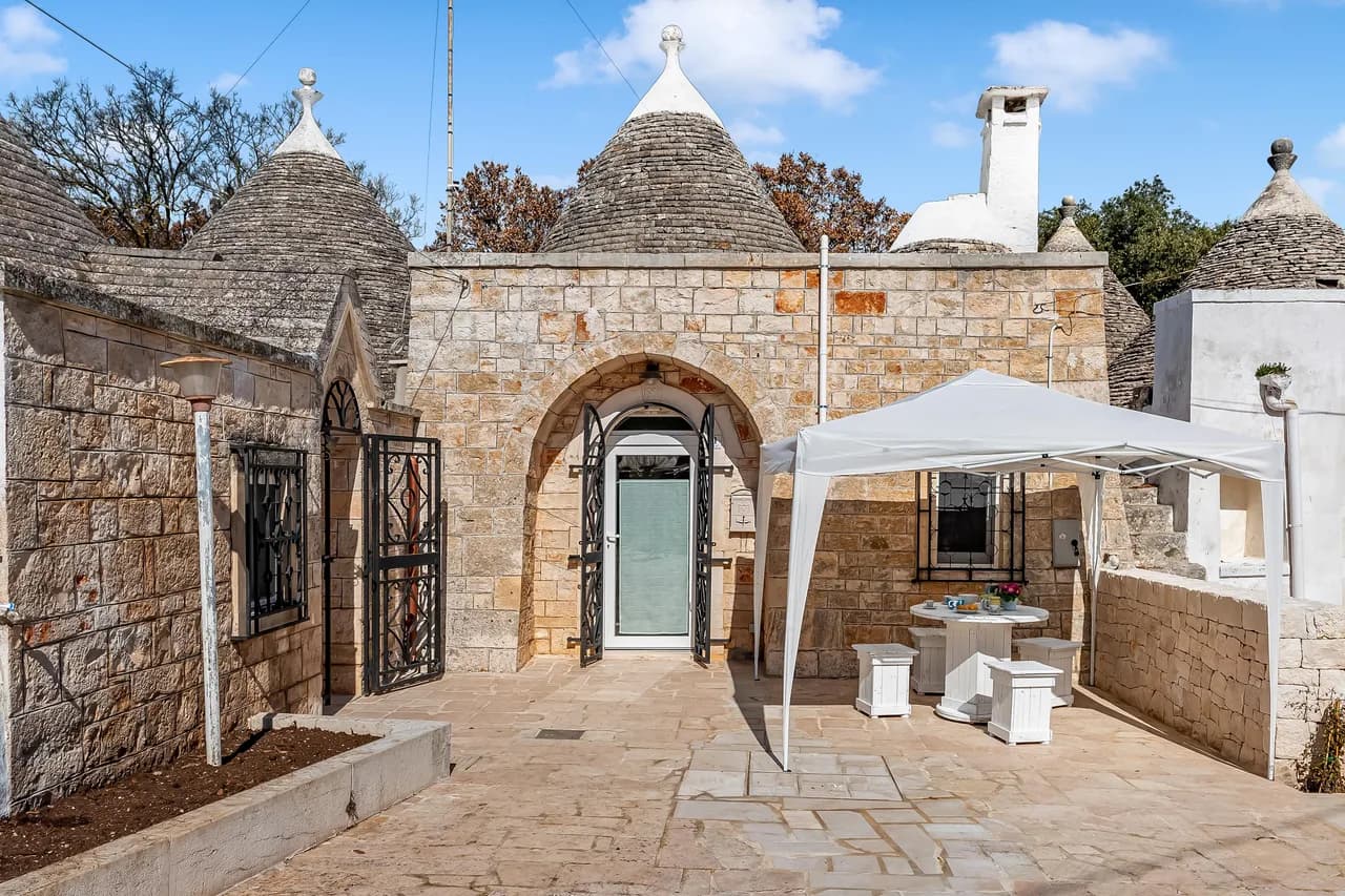 Trulli Trullò in Locorotondo