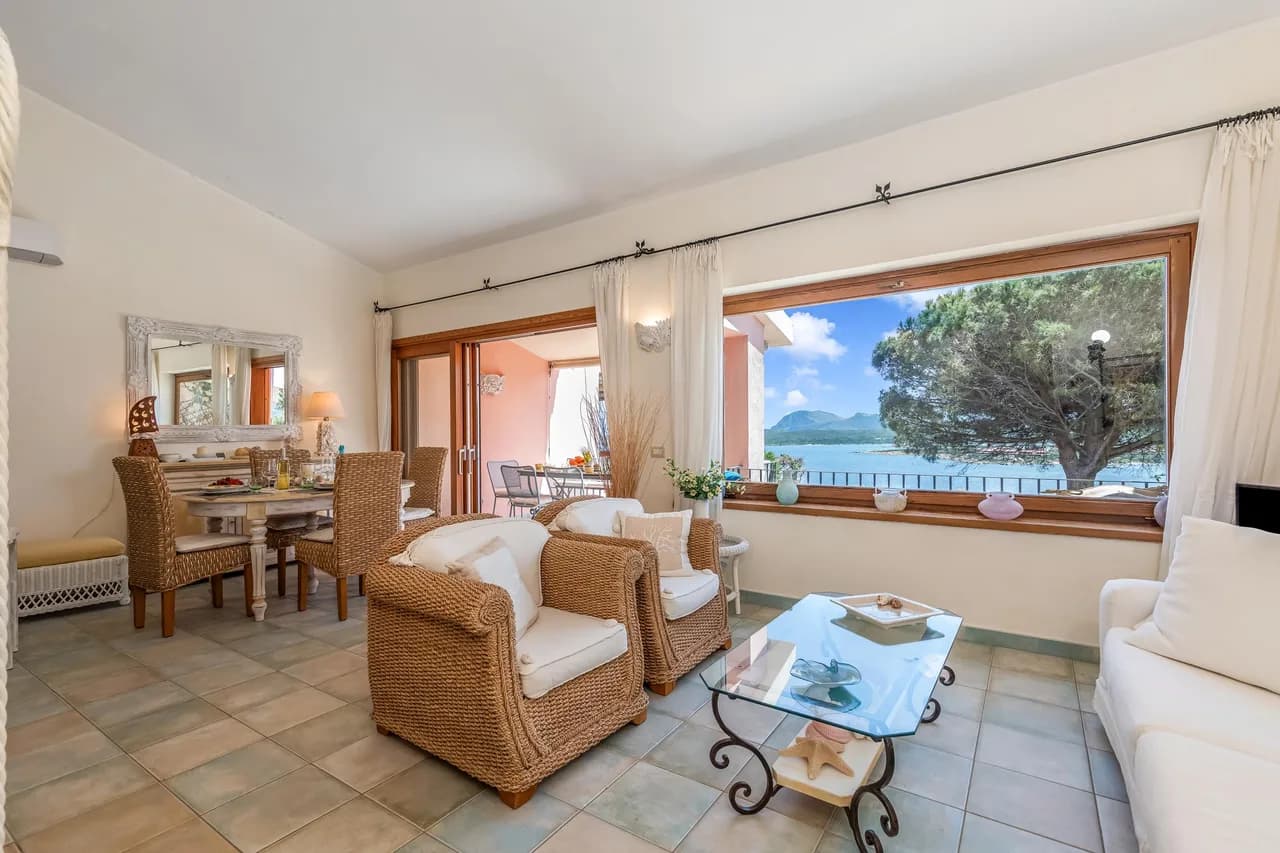 Chic Apartment with Sea Views in Marinella photo 3