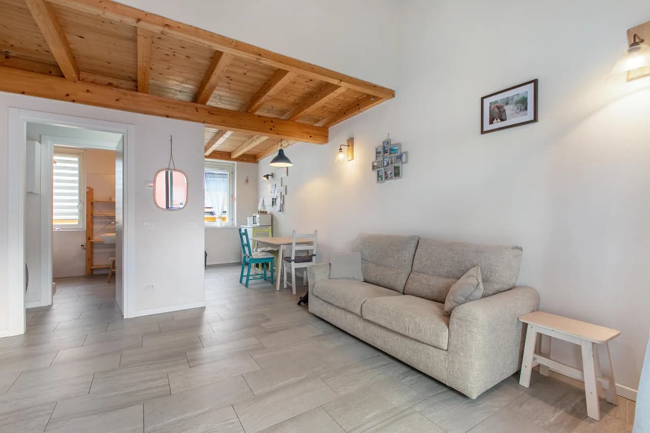 Cozy Ispra Residence with Terrace, near Beach (Sleeps 3)Air-Con photo 2