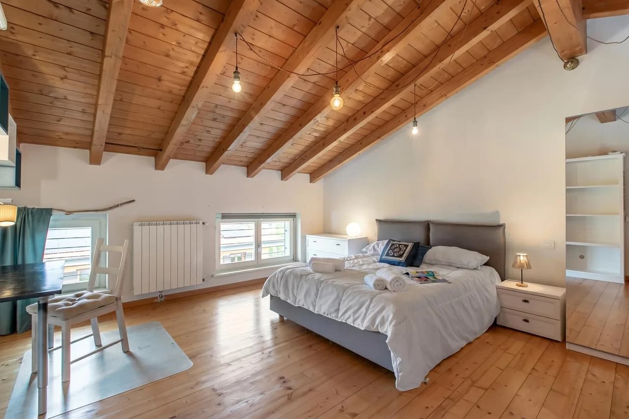 Cozy Ispra Residence with Terrace, near Beach (Sleeps 3)Air-Con photo 4