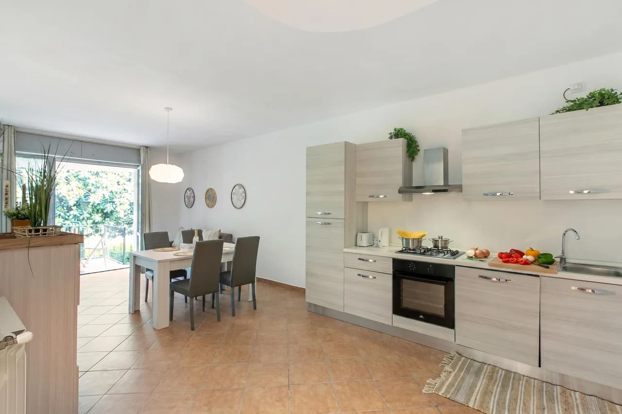 Residenza il Mulino: Lake Maggiore Ispra Apt with Terrace photo 3