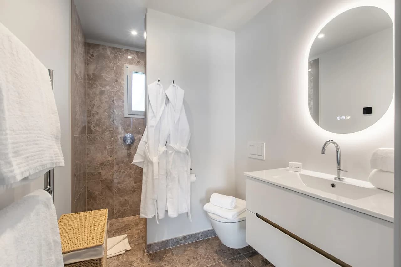 Charming Coastal-View Apartment in Provence Alpes Cote Dazur photo 5