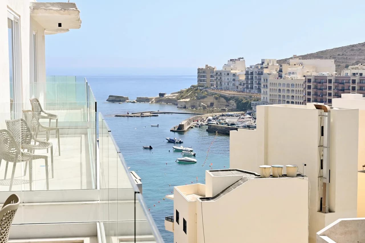 Modern Seaside Apart in Marsalforn - 6D