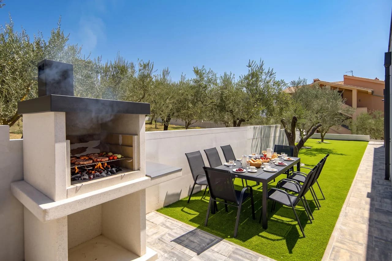 Villa Peliceti With Grand Pool photo 3