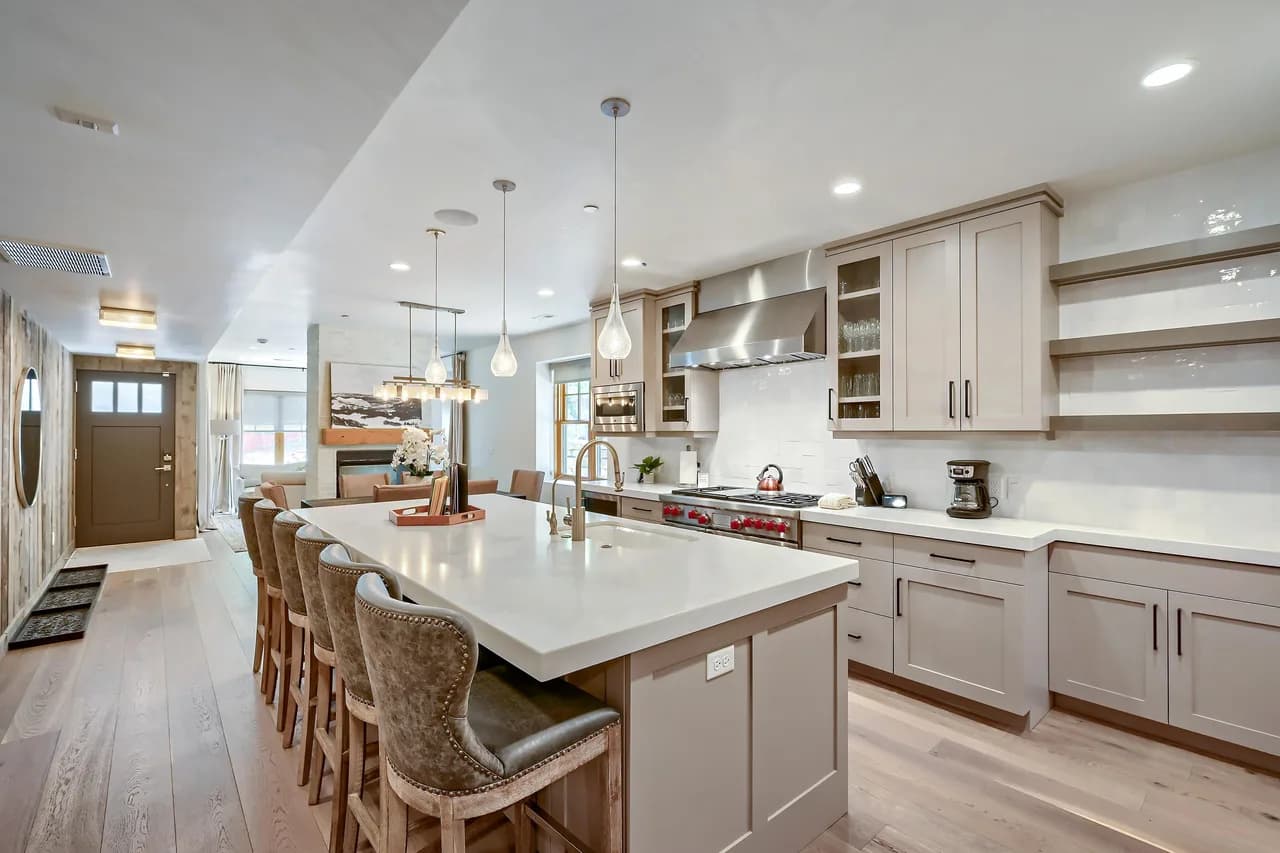 Luxury 6 Bedroom Old Town Escape Near Skiing and Dining 80