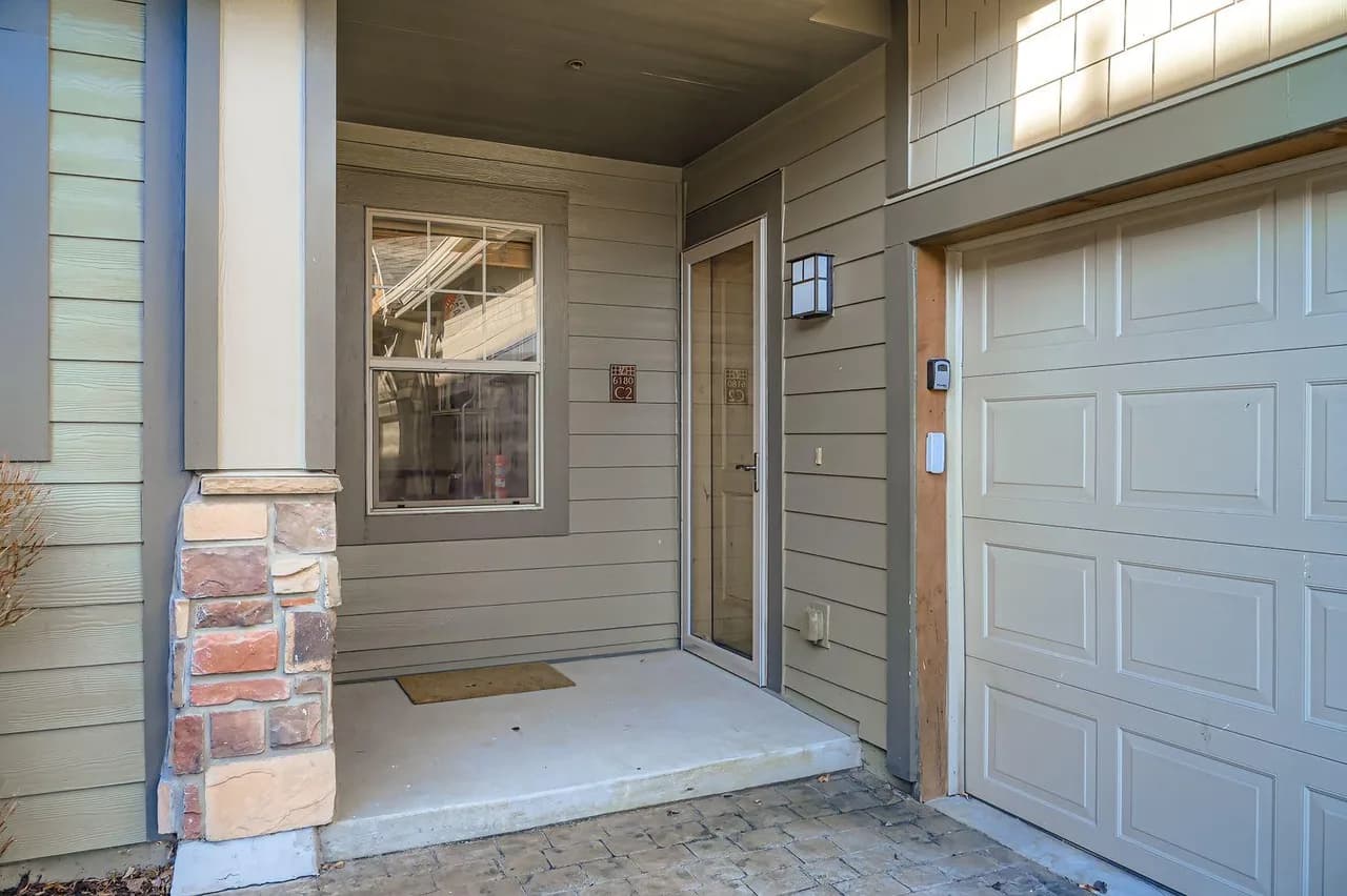 Trade the Office for Mountains at Foxpoint Townhouse 6180 photo 2