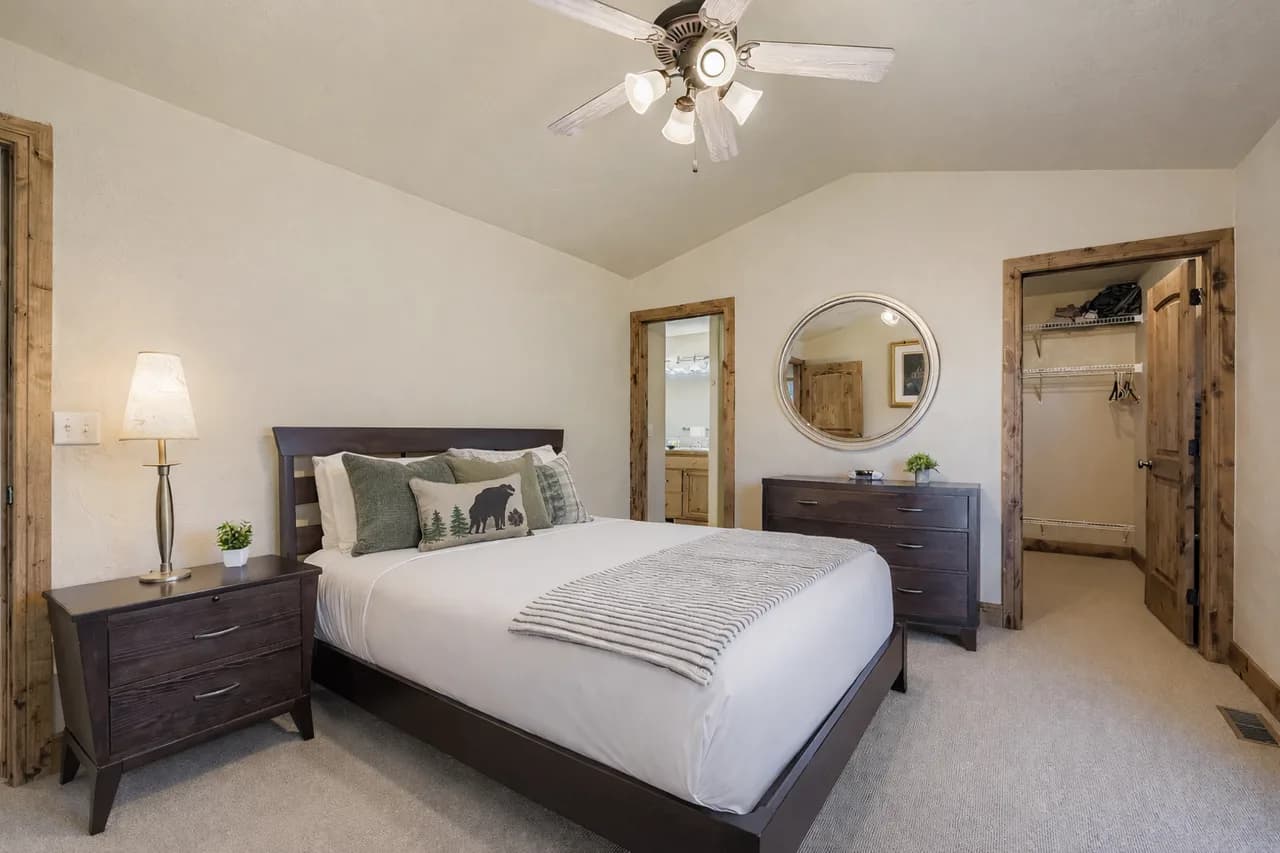 Trade the Office for Mountains at Foxpoint Townhouse 6180 photo 4