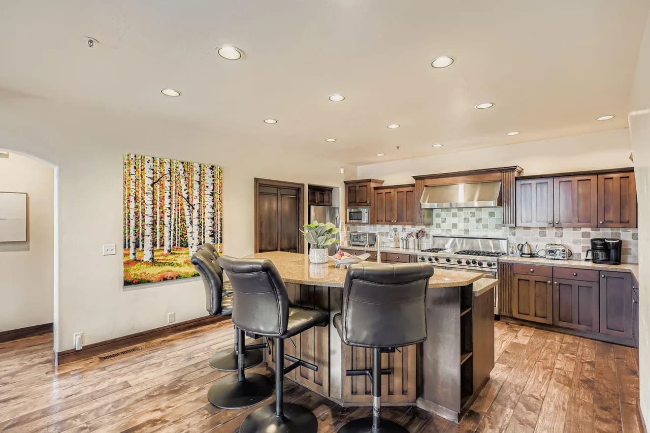 2744 Stylish Ski Getaway with Hot Tub Pool and Lift Shuttle photo 4