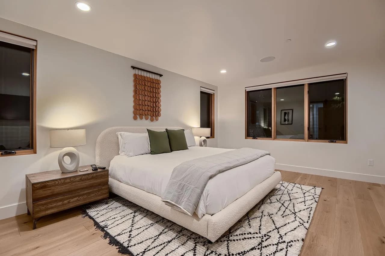 Spacious Mountain Oasis 1060 with Hot Tub and Outdoor Lounge photo 5