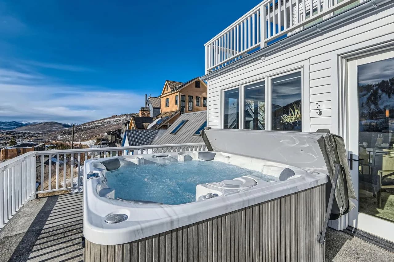 Mountain Majesty 311 Luxury Retreat in the Heart of Old Town photo 2