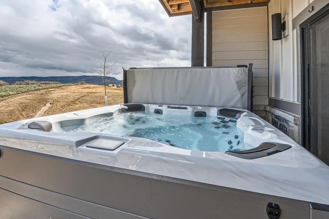 New Ski Escape Vissen 933 Hot Tub Pool Table and Views photo 2