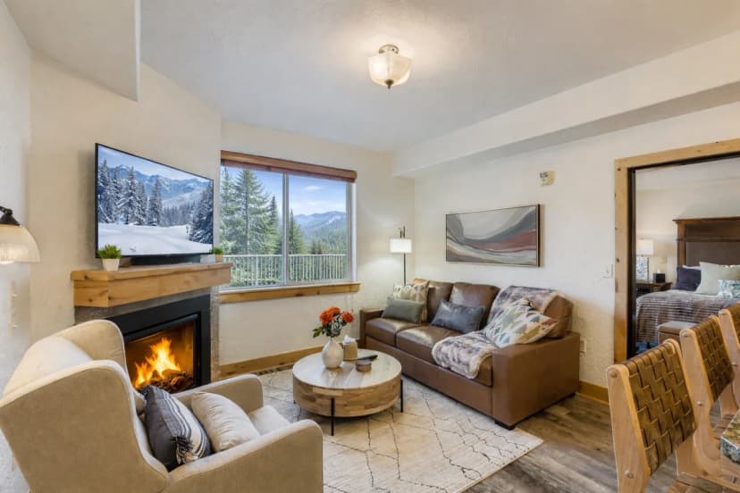 Silverado 124 Ski Condo Pool Hot Tub Retreat
