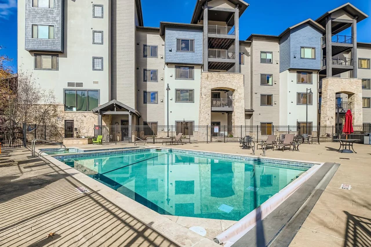 Silverado 124 Ski Condo Pool Hot Tub Retreat photo 2