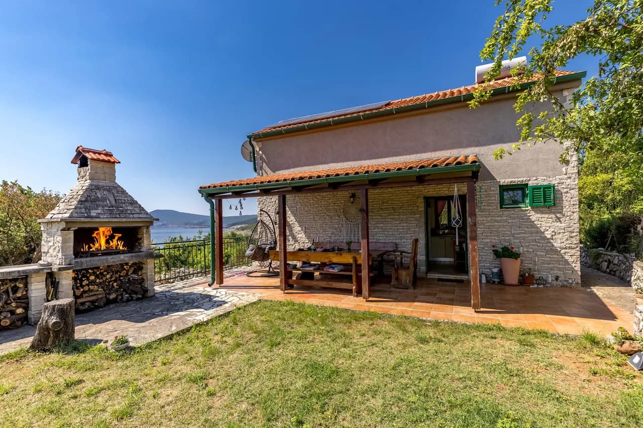 Charming Vacation Home in Polje photo 2
