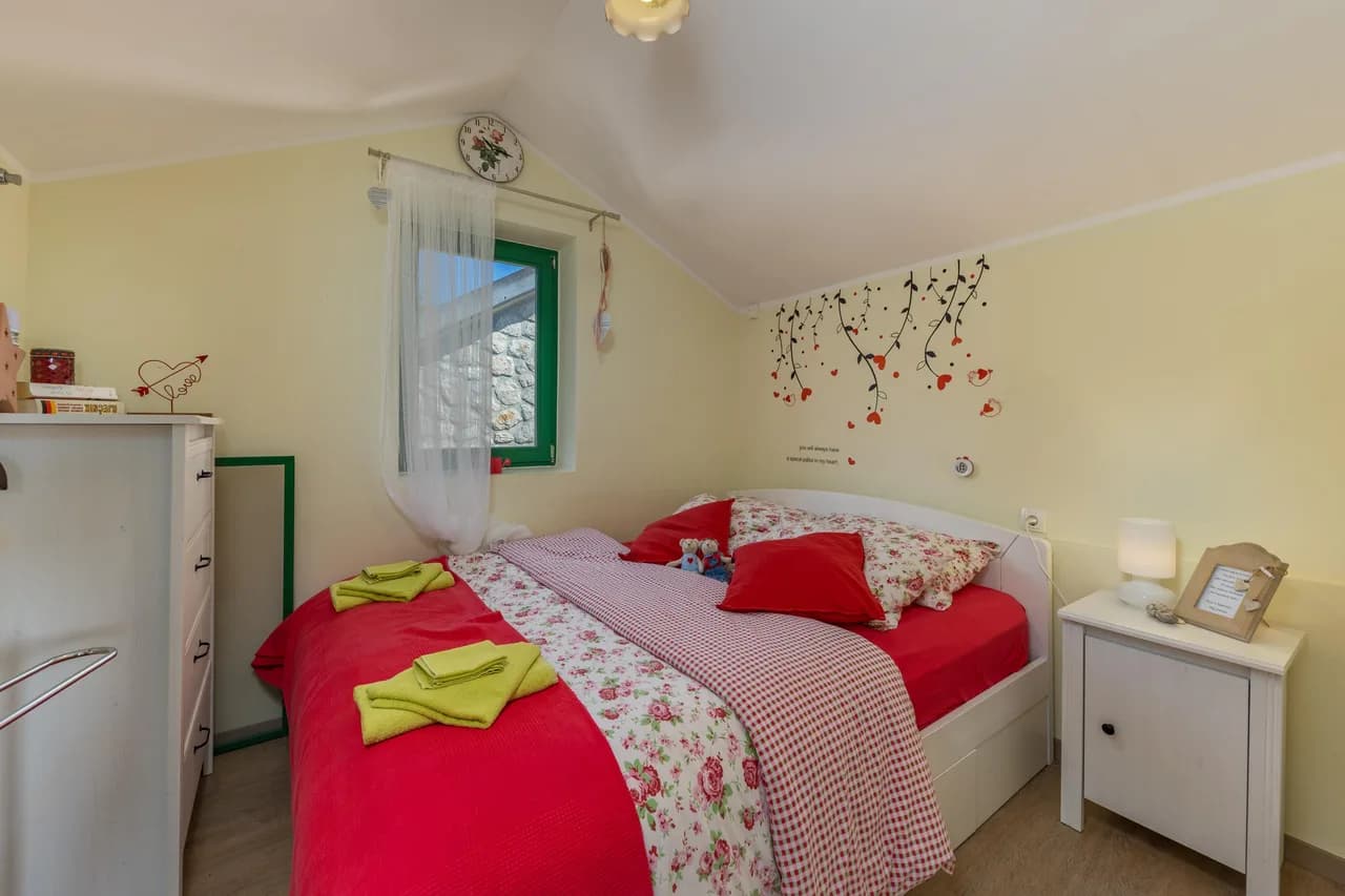 Charming Vacation Home in Polje photo 5
