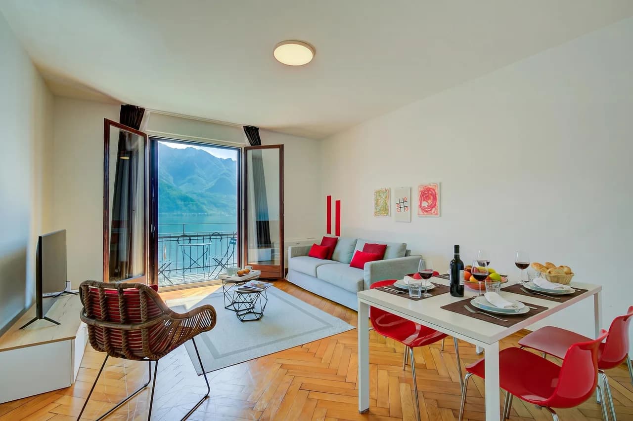 Scenic Waterfront Apartment in Ticino photo 3