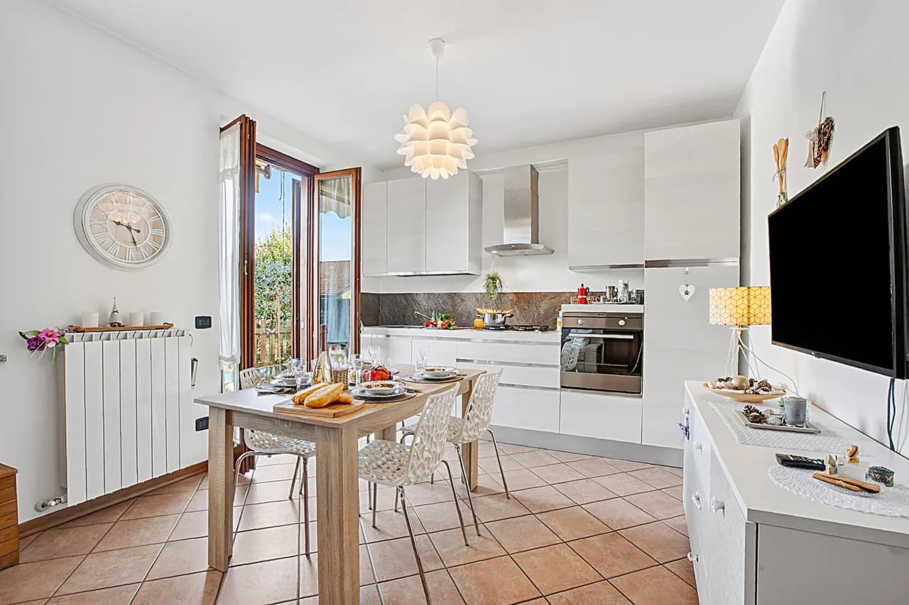 Alba Rosa Apartment - 2 Bed, 2 Bath photo 5